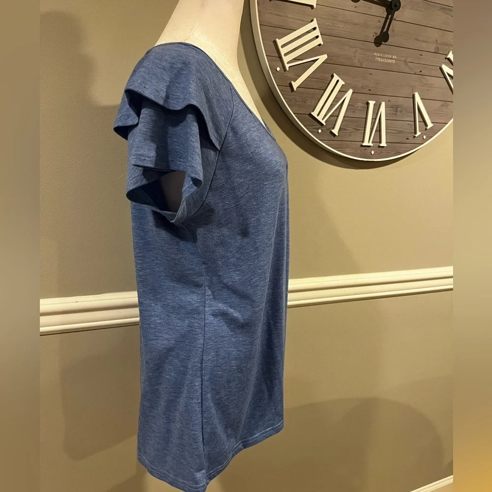 Women's Heather Blue Short Sleeve Top - Size Medium Worn 1x Great shape! - Picture 6 of 9